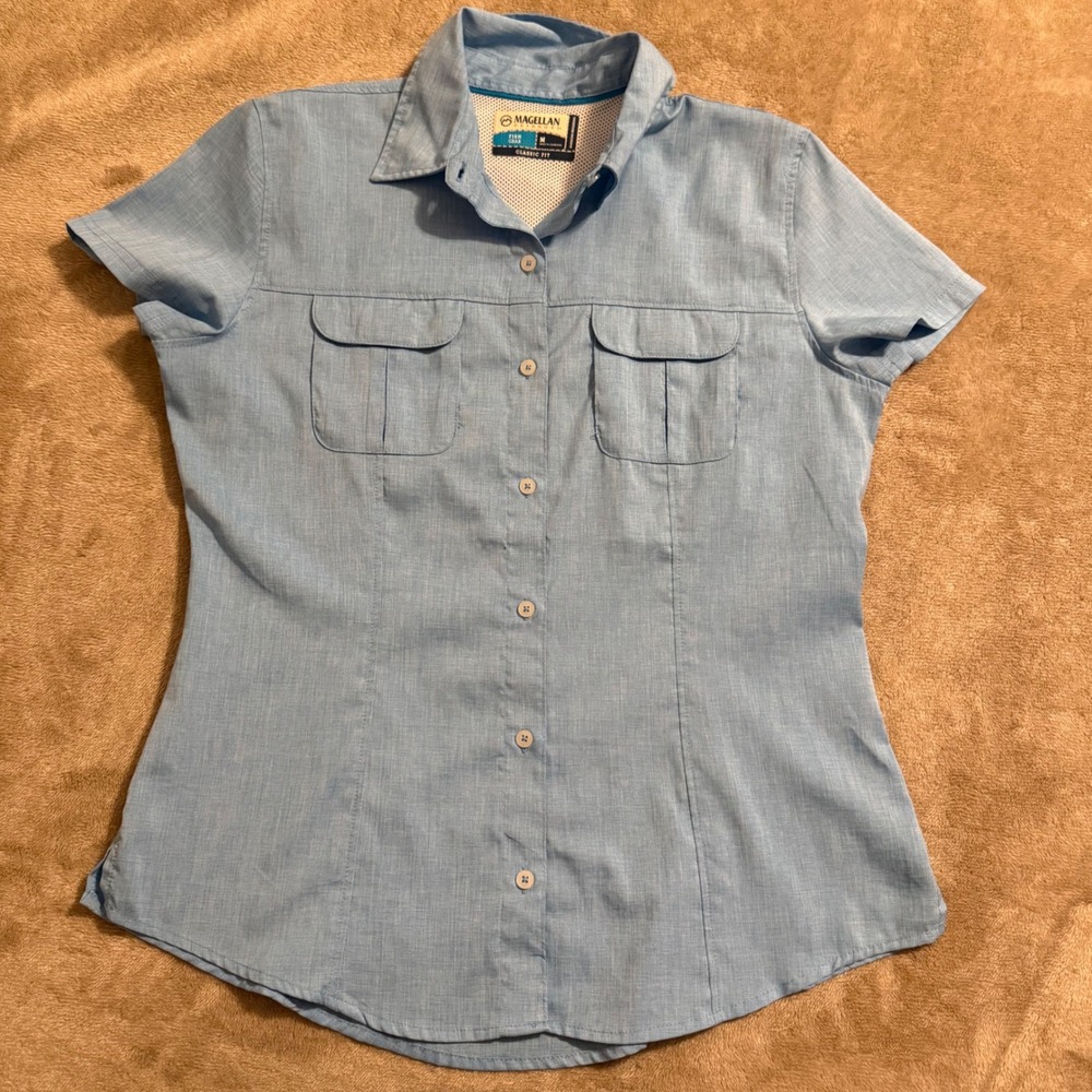 Magellan Outdoors Fish Gear Blue Short Sleeve Button Down Fishing Shirt Womens M
